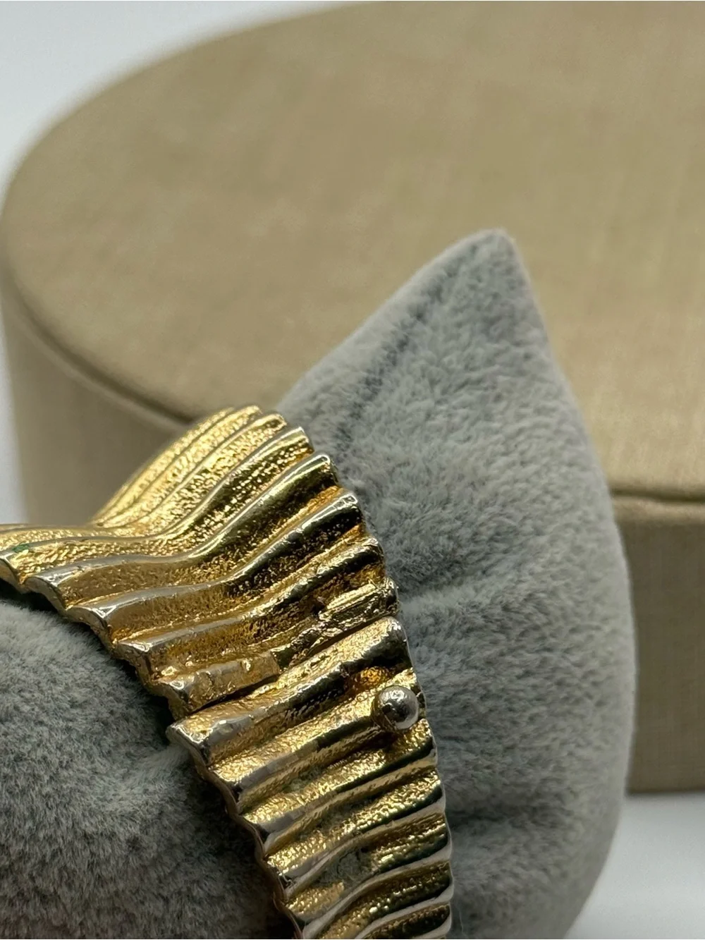 Bobley stylish gold